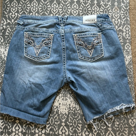 Vigoss Cut Off Shorts - Picture 2 of 5